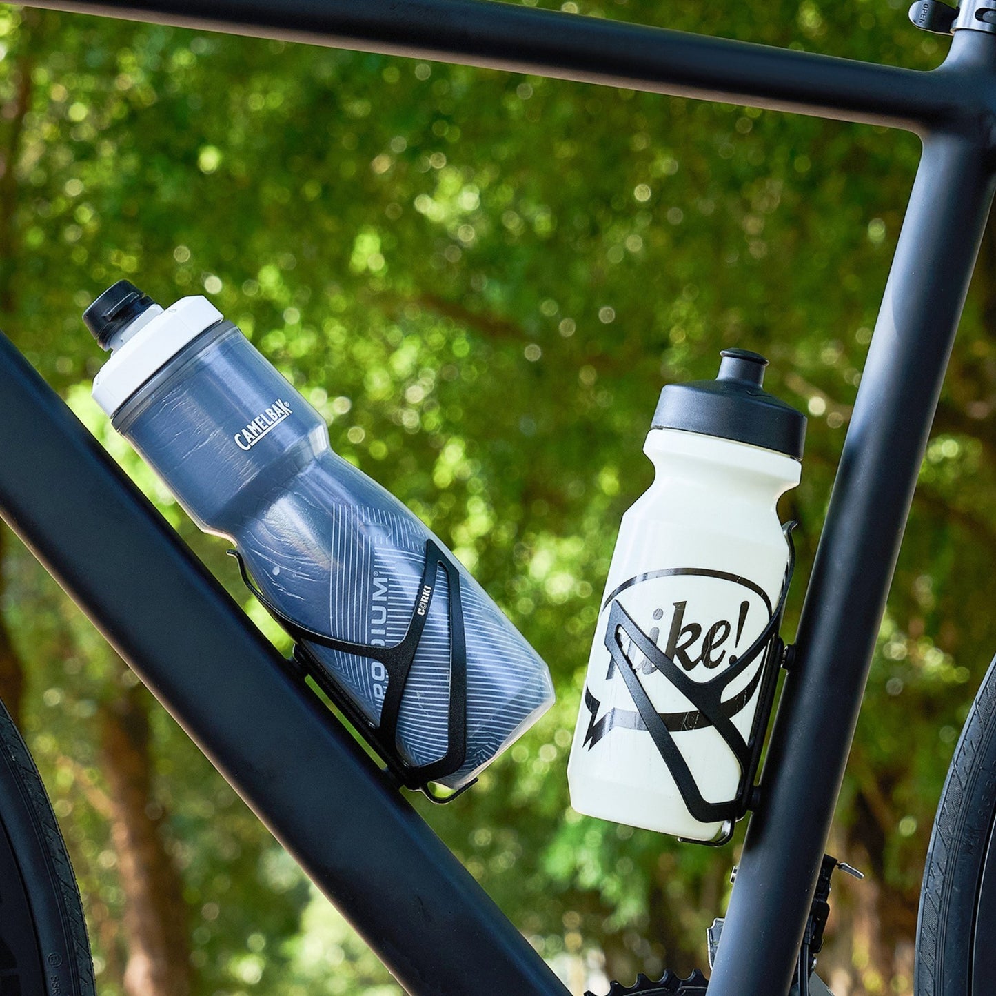 Zéfal Pulse Full Alu Water Bottle Cage | black, silver, white Zéfal Pulse Full Alu Water Bottle Cage | black, silver, white