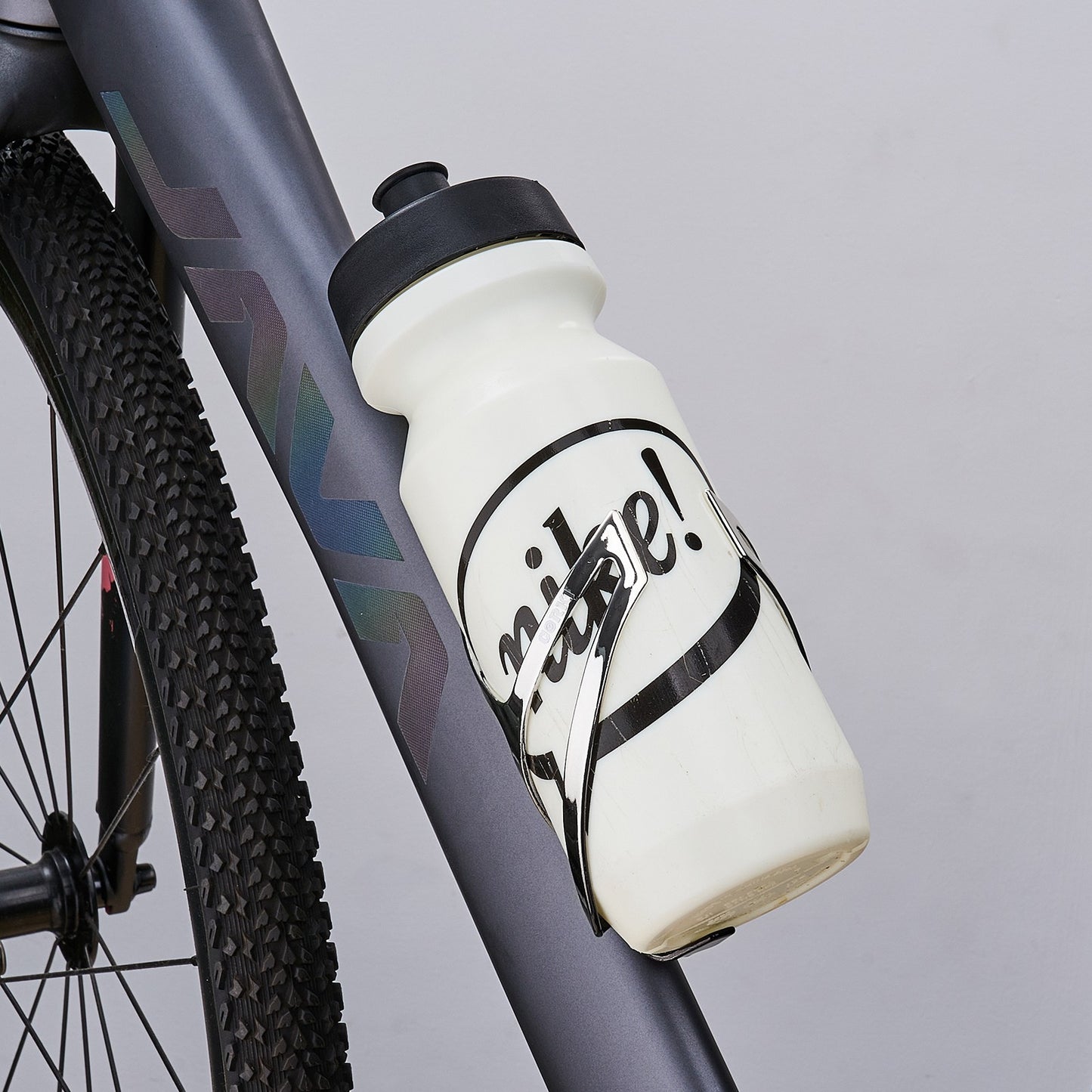 
                  
                    Aluminum Bicycle Water Bottle Cage - Center Cage Entry - Corki Cycles
                  
                